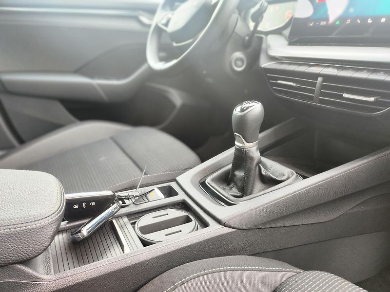 Škoda Octavia Selection 1.5 TSI 110kW - fotka 11 z 26