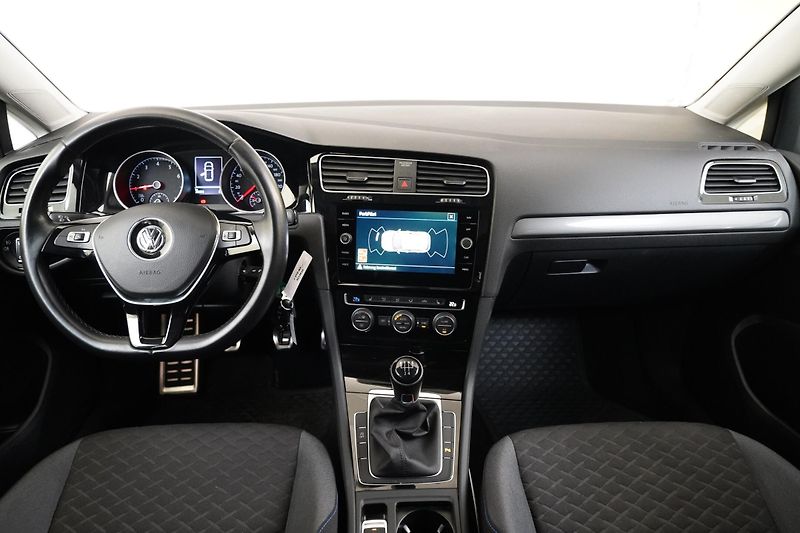 Volkswagen Golf - fotka 6 z 6