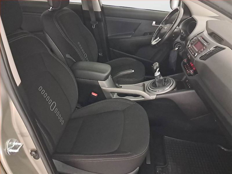 Kia Sportage (2015) 1.6 GDI, Tempomat - fotka 9 z 18