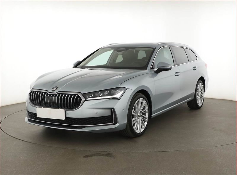 Škoda Superb (2025) 2.0 TDI, L&K, Head Up, Navigac - fotka 2 z 31