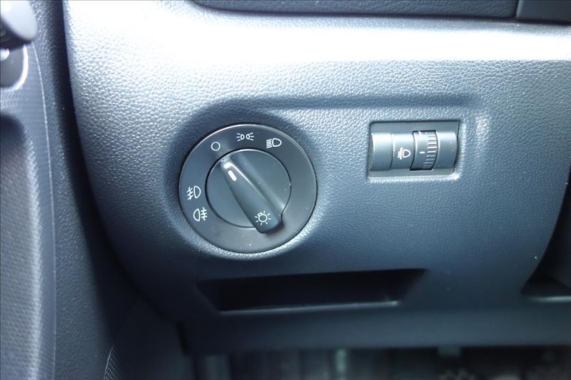 Škoda Fabia 1,2 i,ČR,2 MAJ.,SERV.KN.,KLIMA - fotka 28 z 44