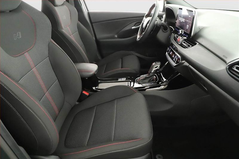Hyundai i30 (2025) N-Line 1.5 T-GDI MHEV 48V - fotka 7 z 16