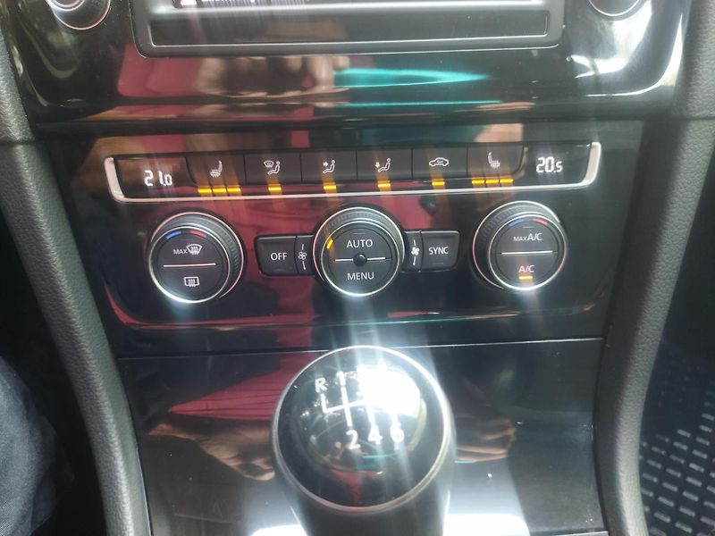 Volkswagen Golf (2016) VII. 1.2 TSI / 81 kW, GPS, - fotka 12 z 36