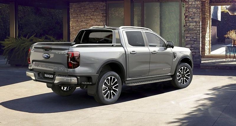 Ford Ranger (2026) Platinum 3,0 EcoBlue V6  - fotka 2 z 7
