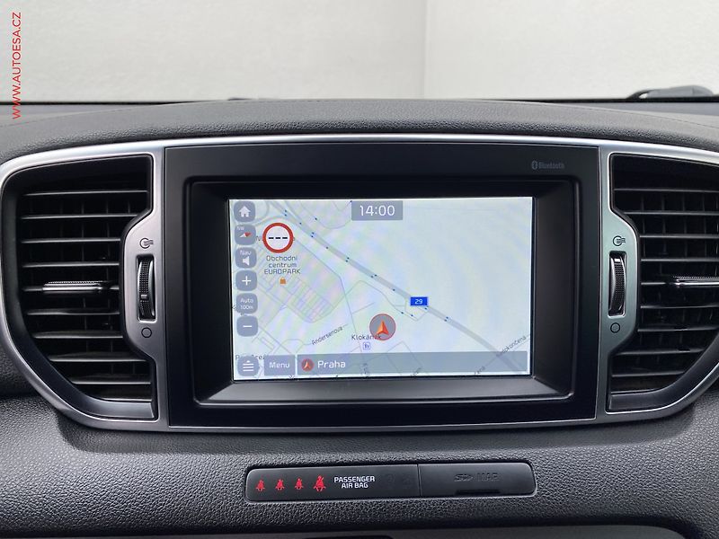 Kia Sportage (2018) 2.0 CRDi 4x4, ČR, Navi - fotka 17 z 20