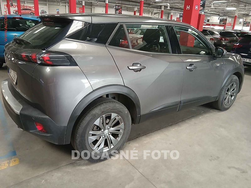 Peugeot 2008 (2021) 1.2 - fotka 2 z 3