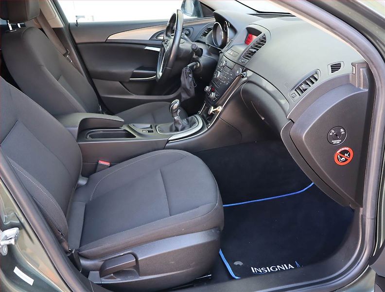 Opel Insignia (2010) 2.0 CDTI, Serv.kniha, nová STK - fotka 9 z 16