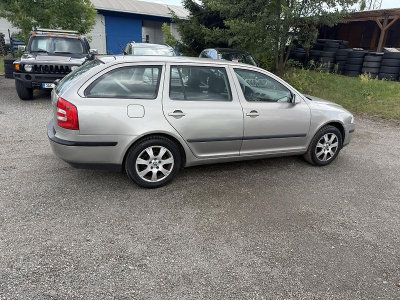Škoda Octavia 1.6i - fotka 7 z 20