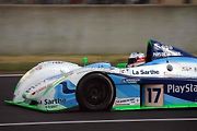 Vůz Pescarolo C60 Judd týmu Pescarolo Sport při 24 hodin Le Mans 2004. Posádku tvořili Emmanuel_Collard, Sebastien_Bourdais a Nicolas_Minassian.