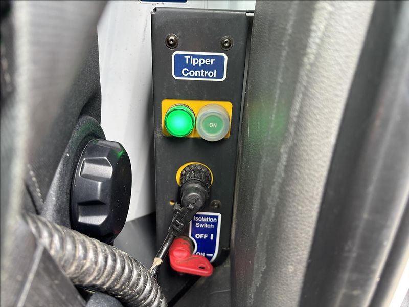 Ford Transit 2,0 125kW Třístranný Sklápěč - fotka 15 z 30