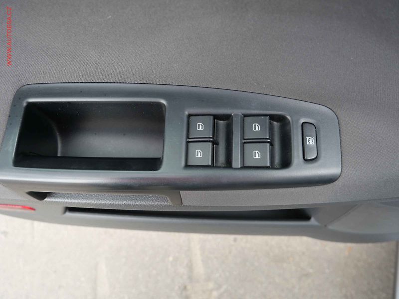 Volkswagen Polo (2006) 1.4TDi, Auto.klima - fotka 11 z 13