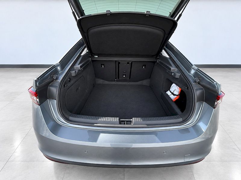 Škoda Superb (2025) SELEC TD 110/2.0 A7F - fotka 13 z 45