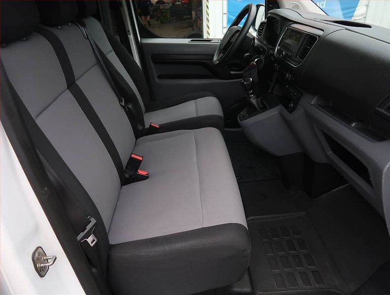 Peugeot Expert (2018) 1.6 BlueHDi, Bus, 6Míst, ČR - fotka 9 z 16