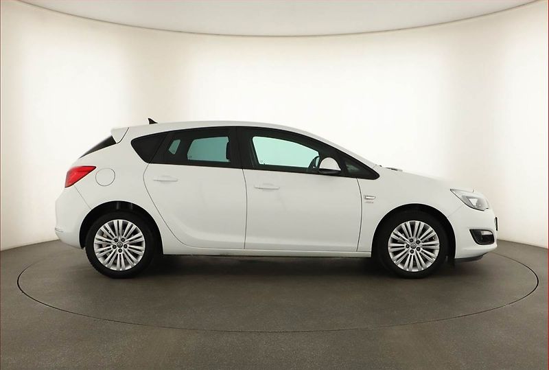 Opel Astra (2014) 1.4 T, Serv.kniha, Tempomat - fotka 6 z 13