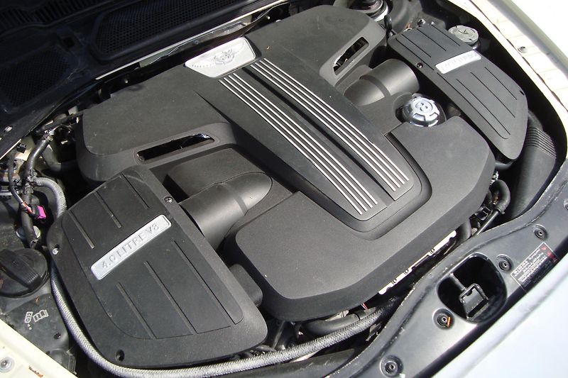 Bentley Continental GT (2013) V8 Twin Turbo - fotka 32 z 40