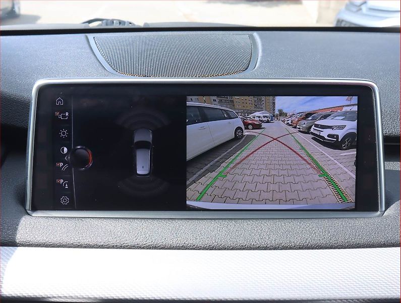 BMW X5 (2017) M Paket xDrive40d - fotka 17 z 25