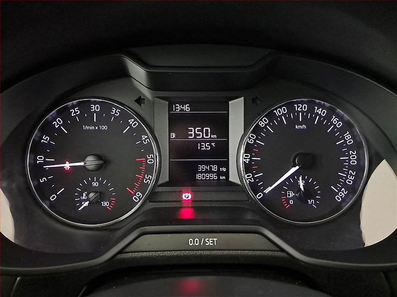 Škoda Octavia (2014) 1.6 TDI, Tempomat - fotka 11 z 15