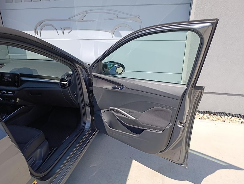 Škoda Fabia 1.0TSI DSG STYLE+ ČR 1.MAJITEL - fotka 29 z 33