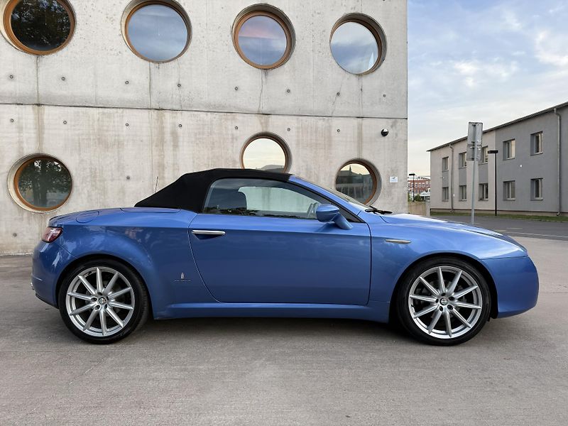 Alfa Romeo Spider (2026) 2.2JTS, nehavarované - fotka 2 z 20