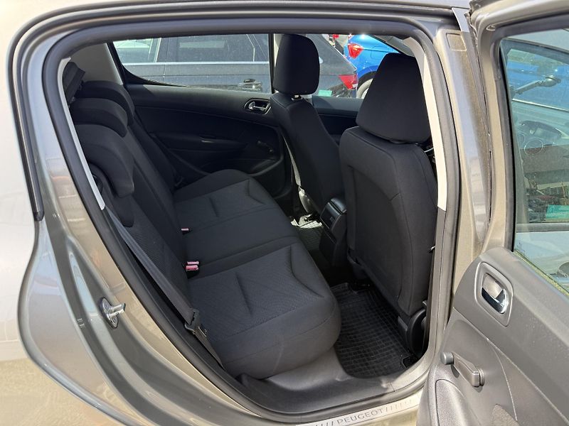 Peugeot 308 1.4 VTi KLIMA SERVISKA - fotka 11 z 13