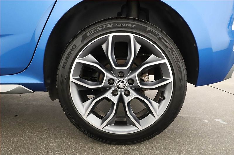 Škoda Kamiq (2020) Style 1.0 TSI, Automat - fotka 12 z 16