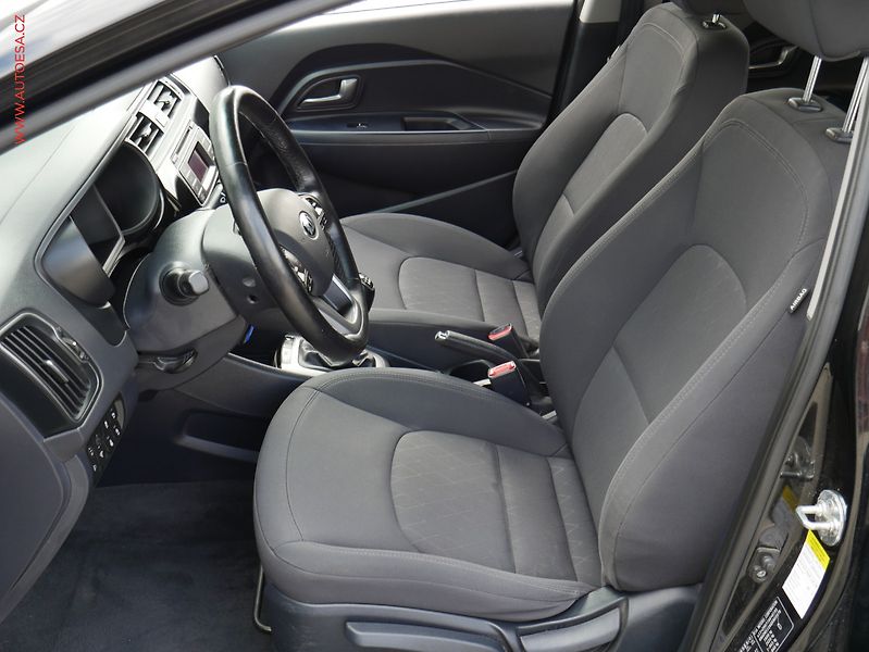 Kia Rio (2016) 1.4CVVT, AC, tempo, park - fotka 9 z 18