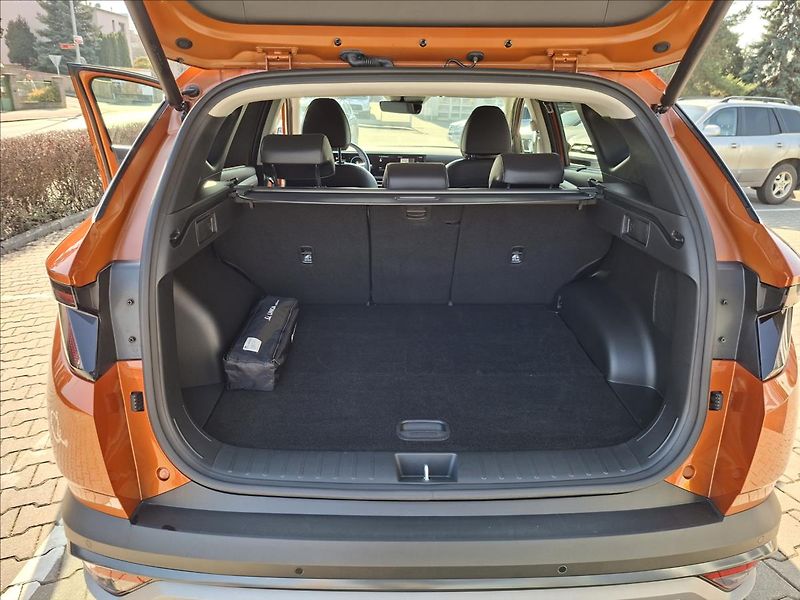 Hyundai Tucson 1,6 T-GDi  PREMIUM 4x4 automat - fotka 19 z 22