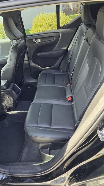 Volvo XC40 (2019) 140kW, AUT, 1. majitel, ČR - fotka 25 z 27