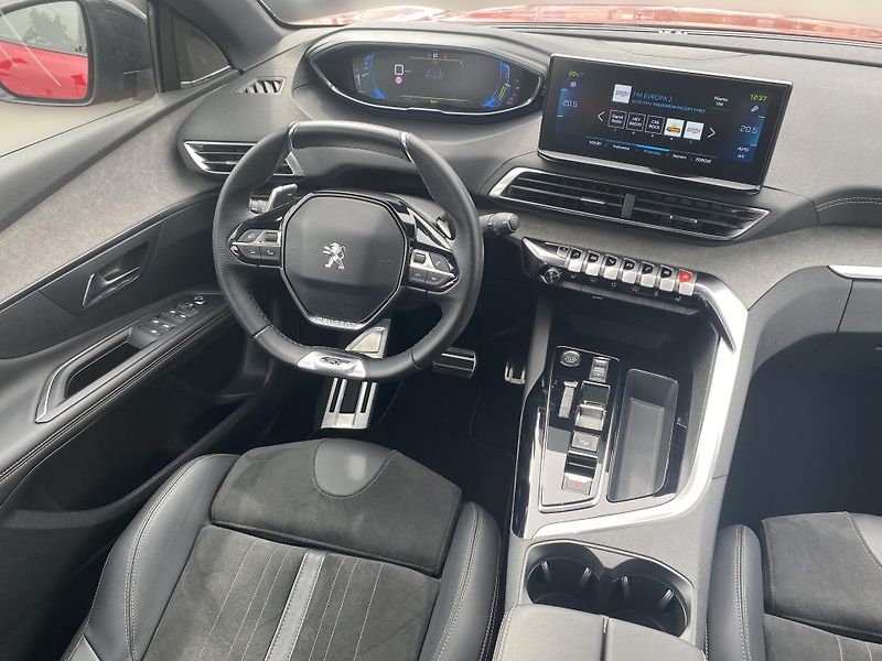 Peugeot 3008 GT HYBRIDe-EAT8 4x4 - fotka 10 z 27
