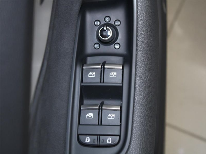 Audi Q7 3,0 50TDi S-Line 7-míst B&O ČR - fotka 19 z 31