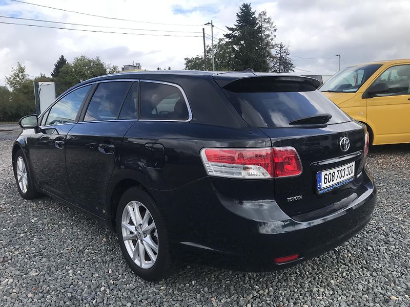 Toyota Avensis 1.8 í 108 KW,KOMBI,KLIMA... - fotka 7 z 18