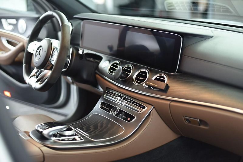 Mercedes-Benz Třídy E E53 AMG - fotka 13 z 22