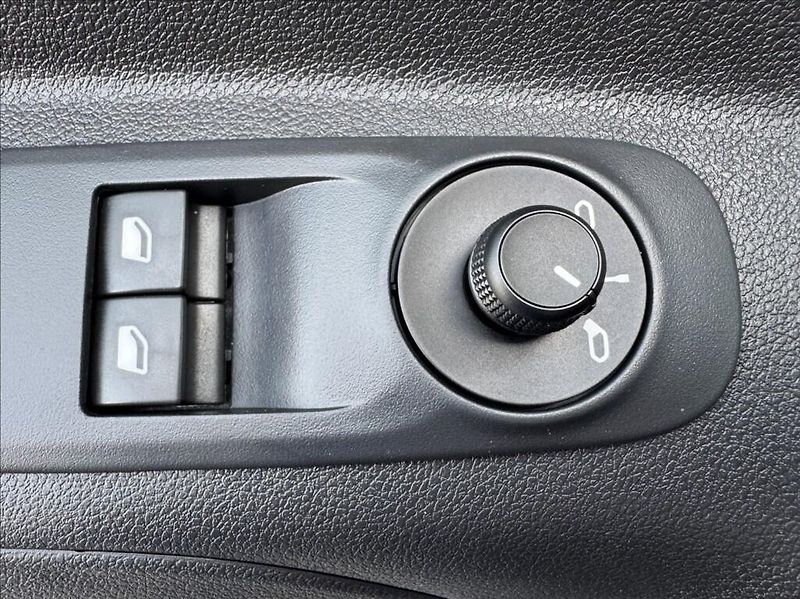 Opel Combo 1,2 T LIFE DPH tažné 1.maj ČR - fotka 25 z 50