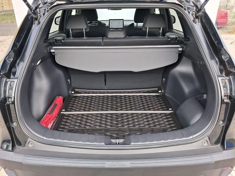 Toyota Corolla Cross 2.0 HSD e-CVT Style - fotka 10 z 21
