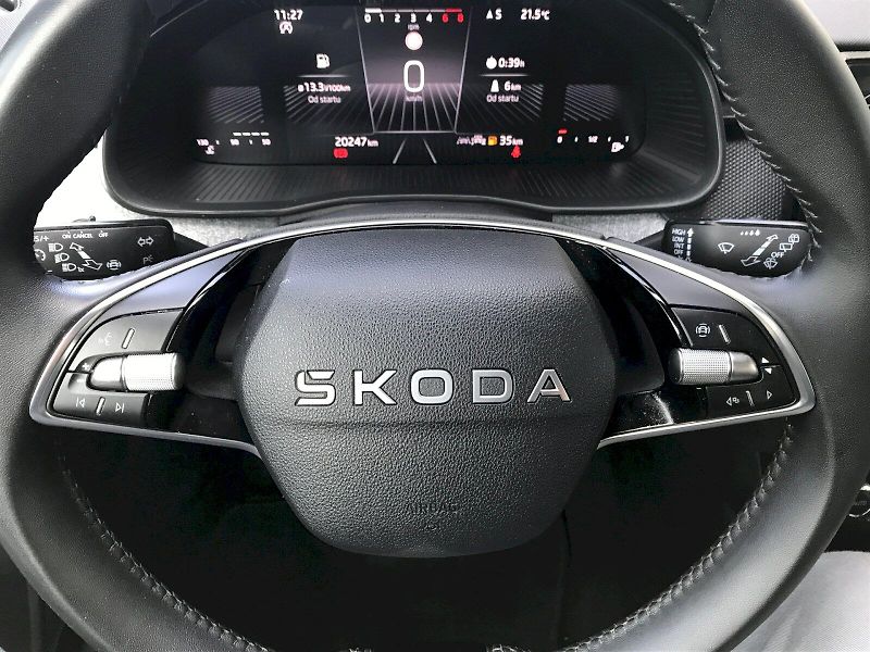 Škoda Kamiq (2025) SELECTION 1,0 TSI - fotka 8 z 25