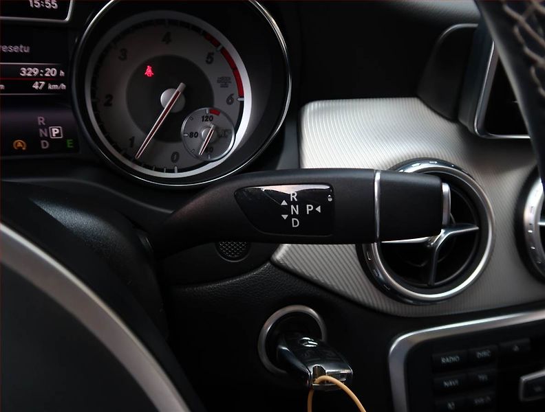 Mercedes-Benz GLA (2014) 200 CDI 4MATIC, 4X4 - fotka 16 z 16