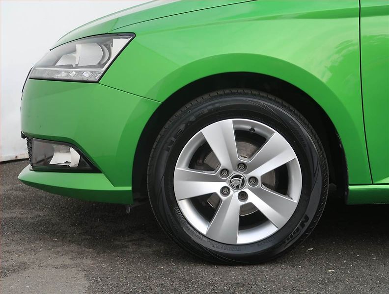 Škoda Fabia (2019) Ambition 1.0 - fotka 14 z 18
