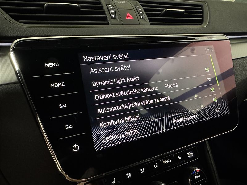 Škoda Superb 2,0 TDi  Sportline LED Virtual - fotka 30 z 48