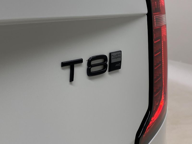 Volvo XC90 T8 RECHARGE BLACK EDITION 7m - fotka 43 z 72