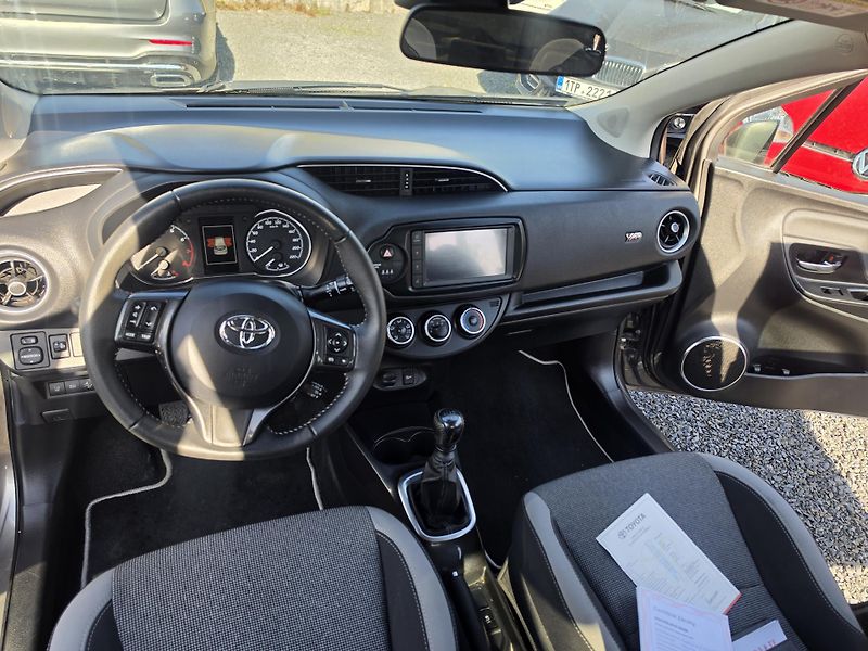 Toyota Yaris 1.5 VVti Y20 Kamera  - fotka 10 z 21