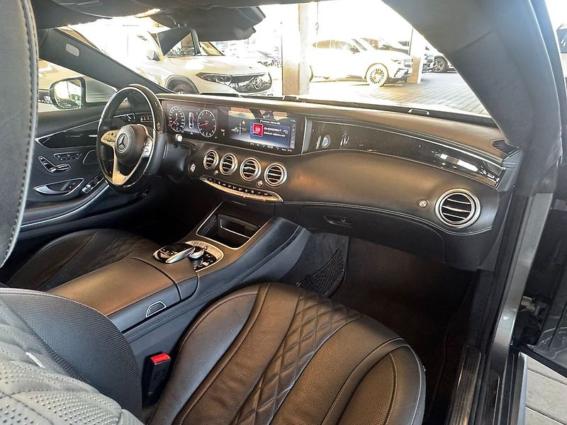 Mercedes-Benz Třídy S 560 4MATIC kupé - fotka 18 z 19