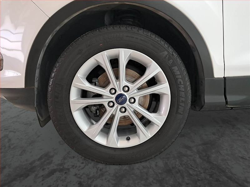 Ford Kuga (2017) Titanium 1.5 EcoBoost, ČR - fotka 15 z 20