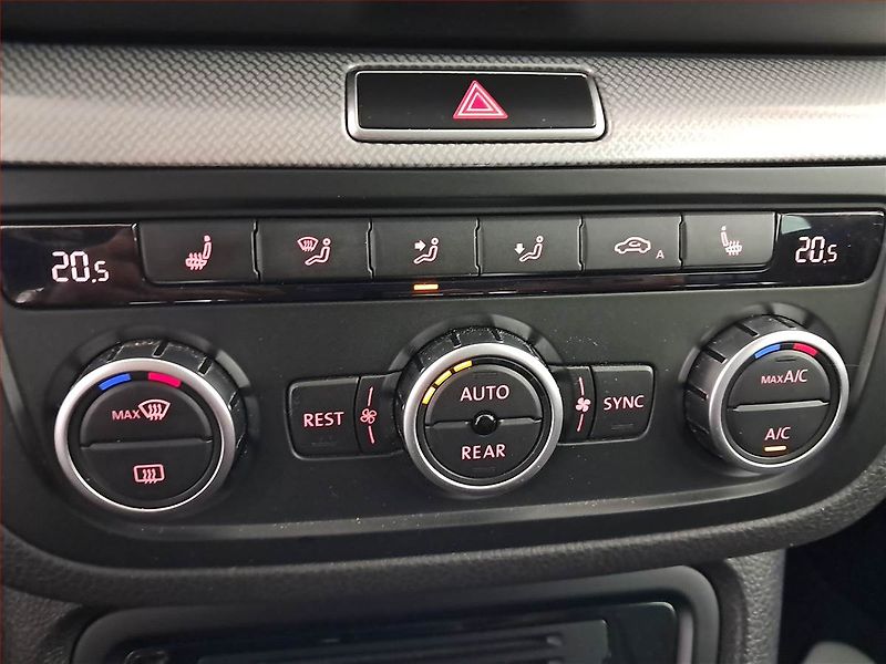 Volkswagen Sharan (2012) 2.0 TDI BMT, 6 míst, Navi - fotka 21 z 24