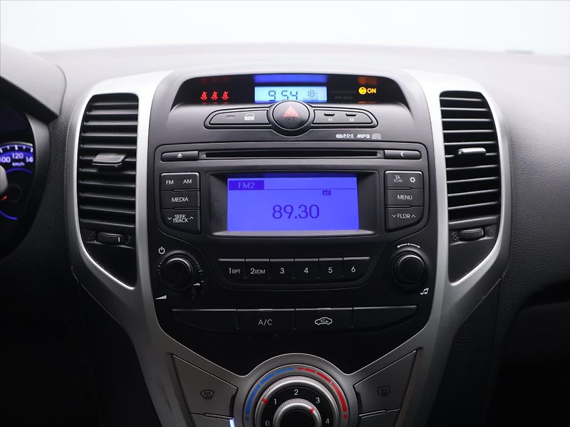 Hyundai ix20 1,4 CVVT 66kW Trikolor CZ - fotka 18 z 29