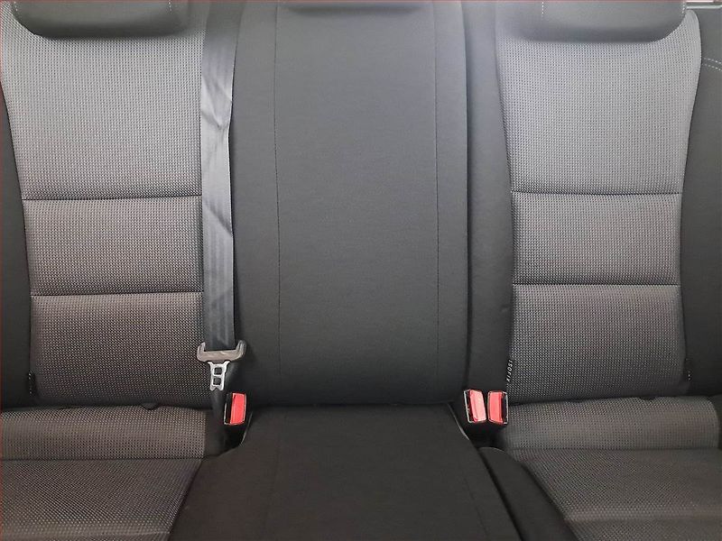 Hyundai i30 (2014) Trikolor 1.6 MPI, Tempomat - fotka 10 z 17