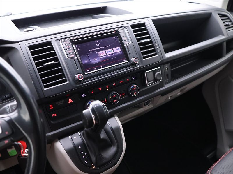 Volkswagen Caravelle 2,0 TDI 150kW DSG Comfort 8Mís - fotka 18 z 31