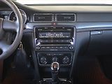 Škoda Superb (2011) 2.0 TDI - náhled 12