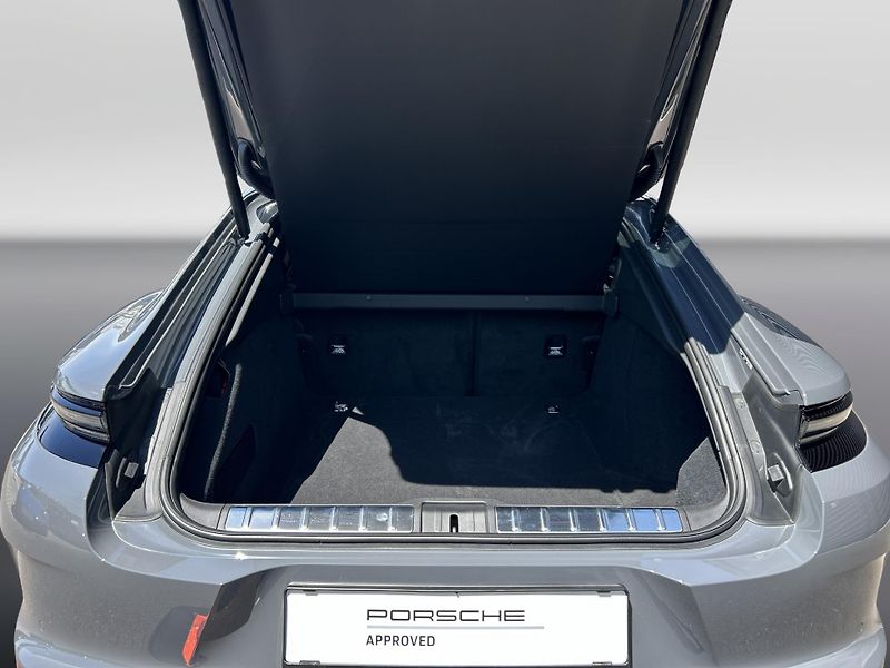 Porsche Panamera (2025) Turbo E-Hybrid - fotka 29 z 30