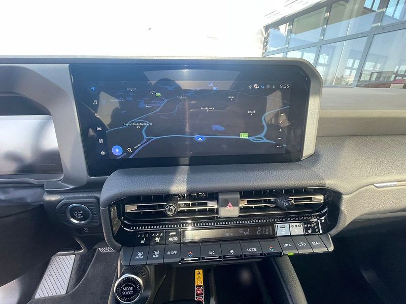 Toyota Land Cruiser 2.8D 8AT 4x4 Executive Skyview - fotka 19 z 34