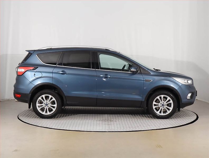 Ford Kuga (2019) 2.0 TDCi, 4X4, Automat, Kůže - fotka 6 z 25